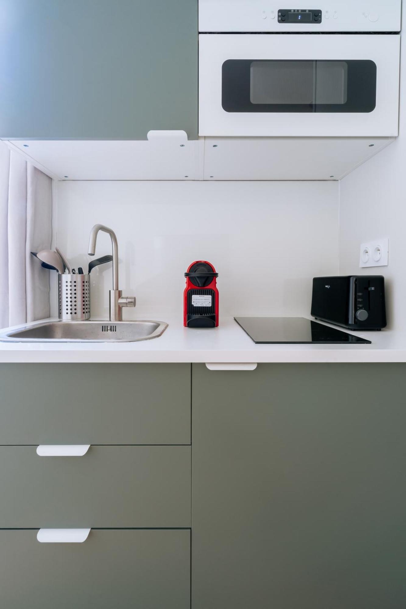Stunning 1 Bedroom In Apartment